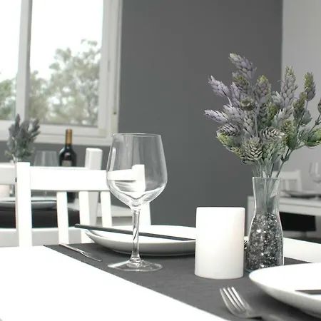 Jingtu Wellness & 3* Comares
