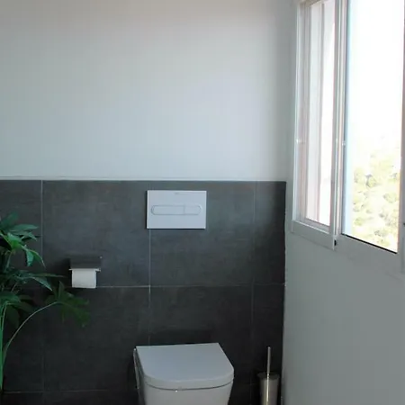 Jingtu Wellness & 3* Comares